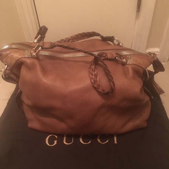 Gucci Handbags - Gucci purse